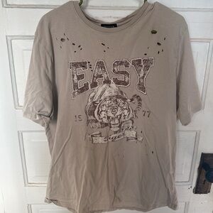 Casual Beige Graphic Tee with Tiger Print